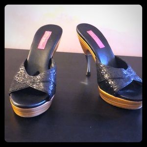 Betsy Johnson black sparkly heels size 9